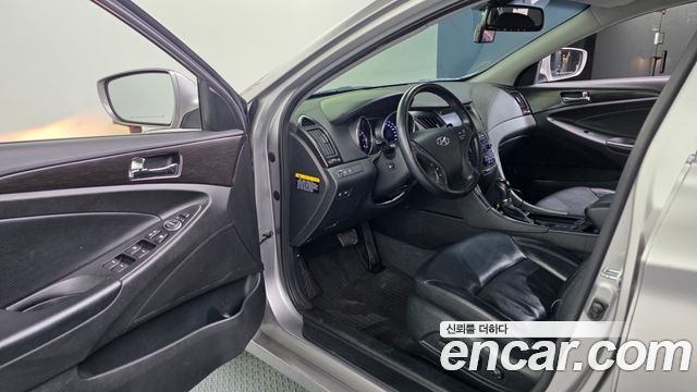 Hyundai Sonata 2013 — photo 13