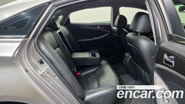Hyundai Sonata 2013 — photo 18