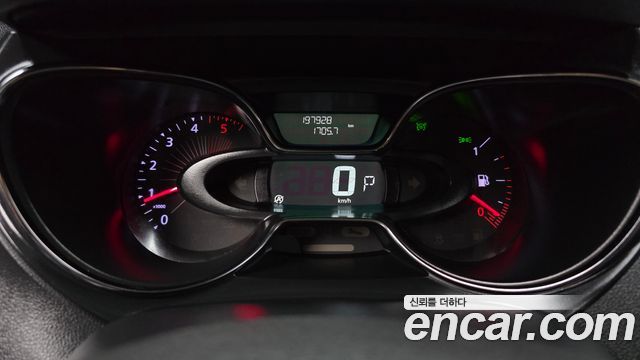 Renault Korea QM3 2017 — photo 8