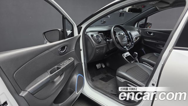 Renault Korea QM3 2017 — photo 10