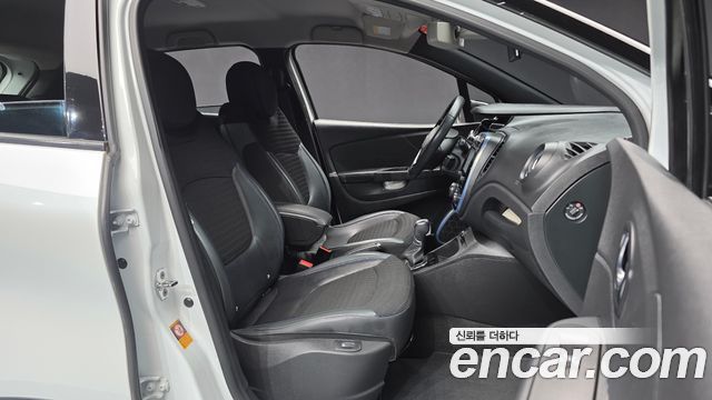 Renault Korea QM3 2017 — photo 11