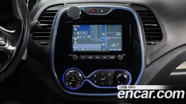Renault Korea QM3 2017 — photo 14