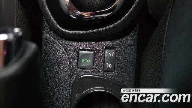 Renault Korea QM3 2017 — photo 18