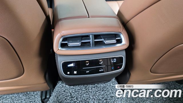 Genesis G80 2022 — photo 32