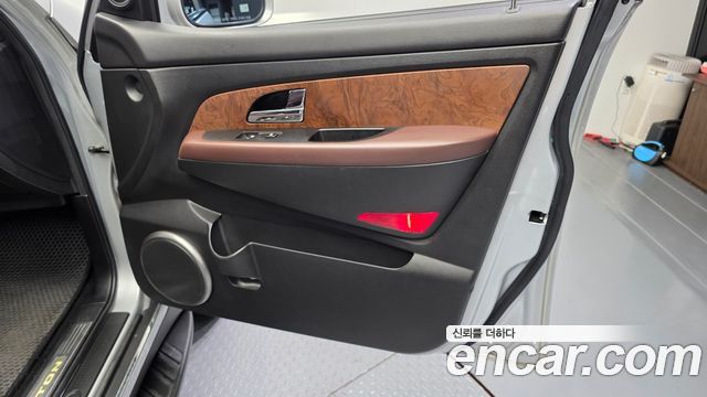 KG Mobility Rexton 2016 — photo 14