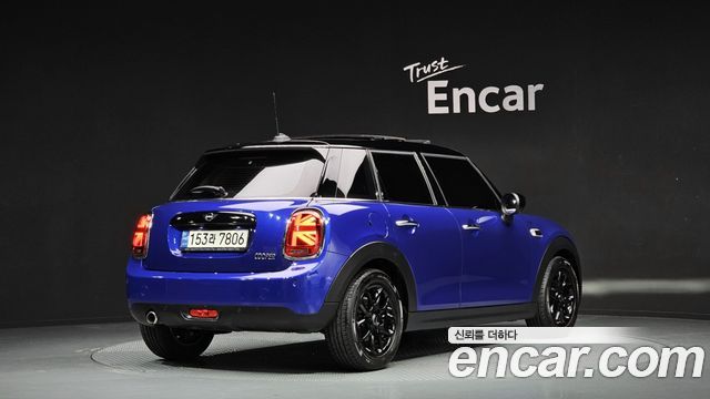 Mini Cooper 2021 — photo 2
