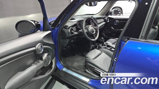 Mini Cooper 2021 — photo 10