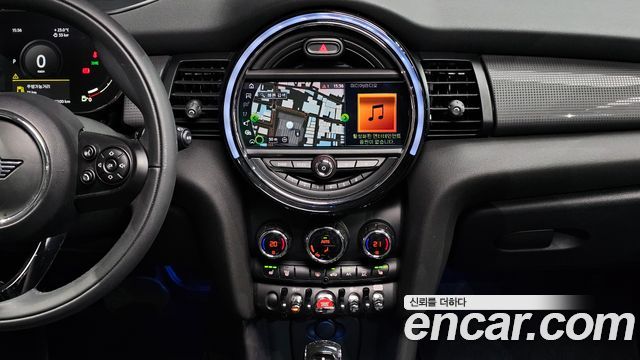 Mini Cooper 2021 — photo 14