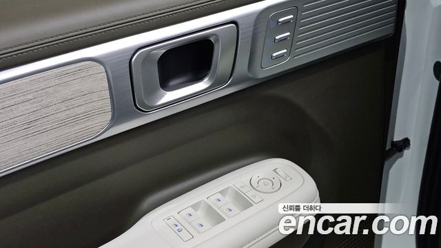 Hyundai Santafe 2025 — photo 28