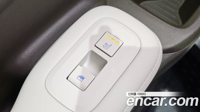 Hyundai Santafe 2025 — photo 29