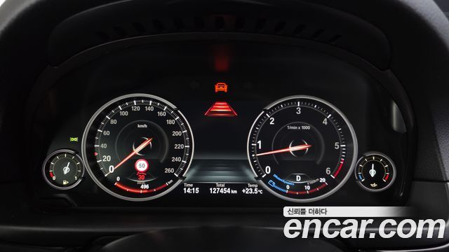 BMW 5-Series 2016 — photo 8