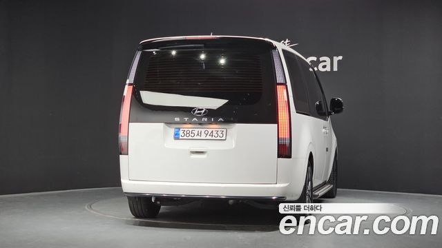 Hyundai Staria 2023 — photo 4