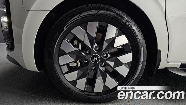Hyundai Staria 2023 — photo 5