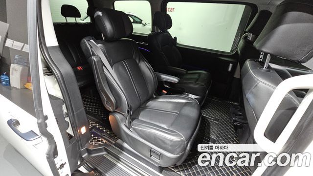 Hyundai Staria 2023 — photo 18