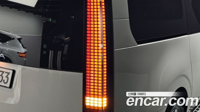 Hyundai Staria 2023 — photo 9