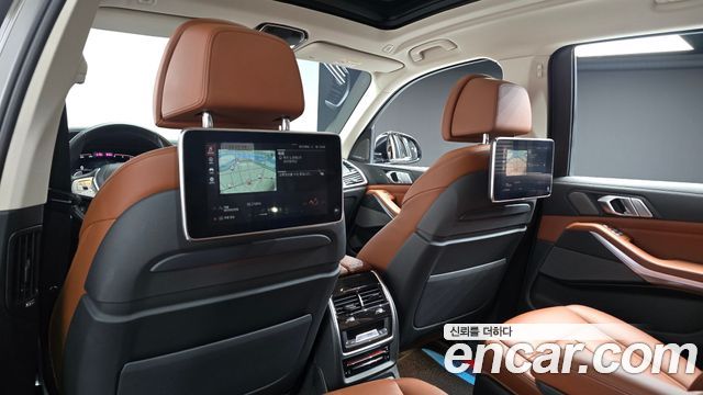 BMW X7 2022 — photo 17