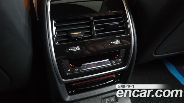 BMW X7 2022 — photo 25