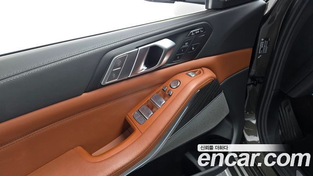 BMW X7 2022 — photo 27