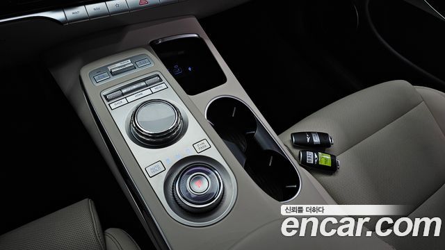 Genesis GV70 2022 — photo 12