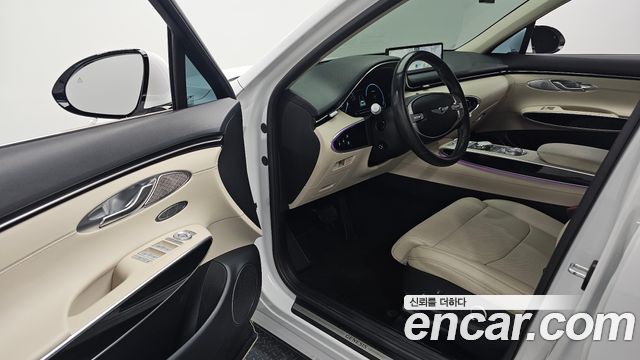 Genesis GV70 2022 — photo 17
