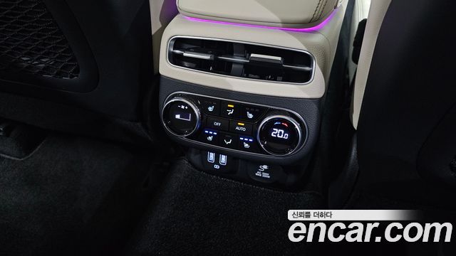 Genesis GV70 2022 — photo 26
