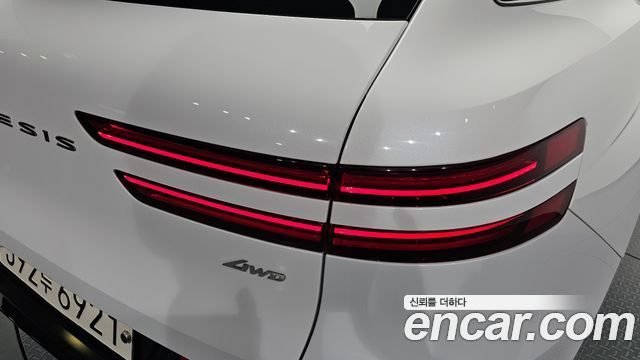 Genesis GV70 2022 — photo 9