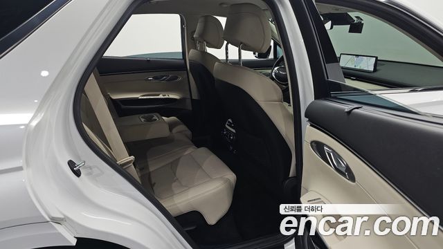 Genesis GV70 2022 — photo 16