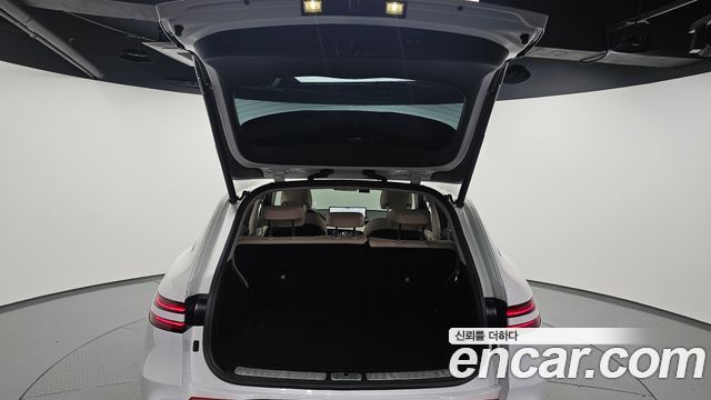 Genesis GV70 2022 — photo 28