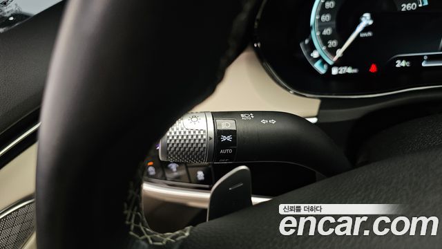 Genesis GV70 2022 — photo 29