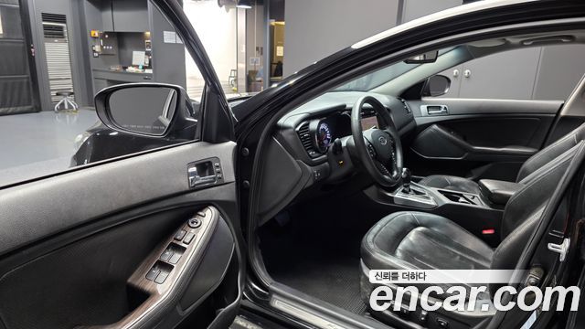 Kia K5 2011 — photo 10