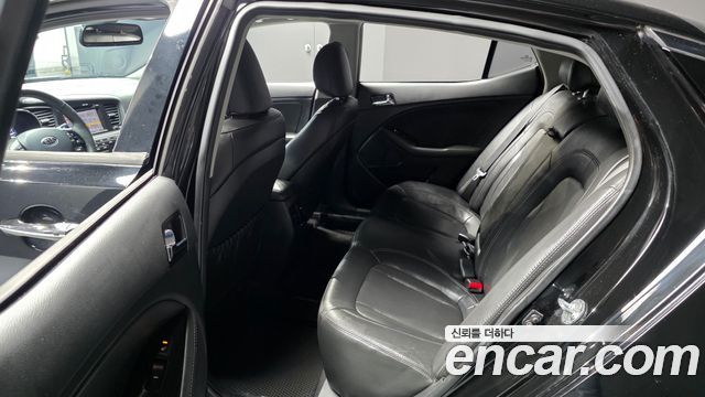 Kia K5 2011 — photo 11