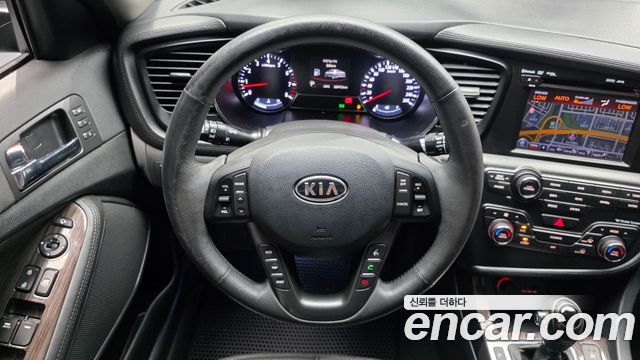 Kia K5 2011 — photo 13