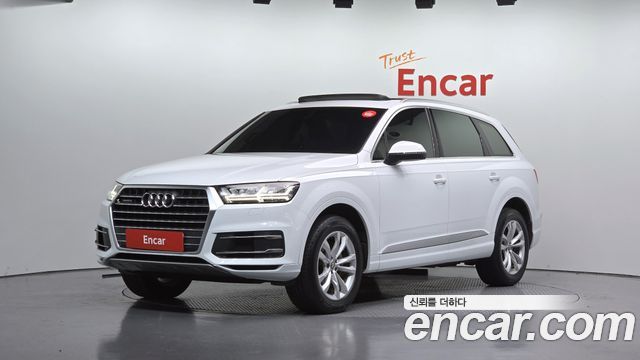 Audi Q7 2019 — photo 1