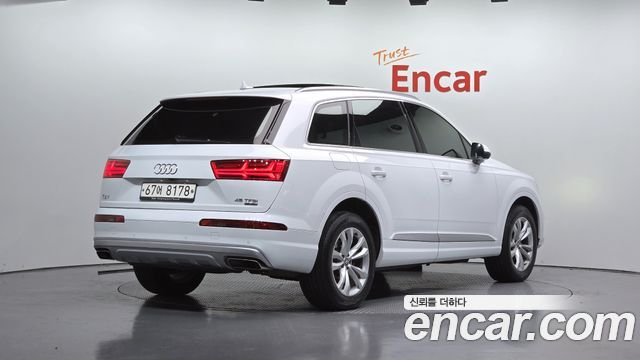 Audi Q7 2019 — photo 2