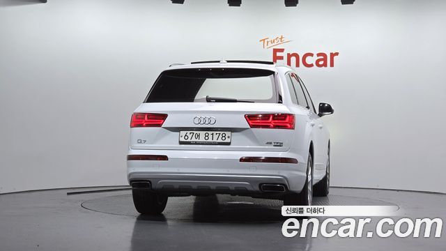 Audi Q7 2019 — photo 4