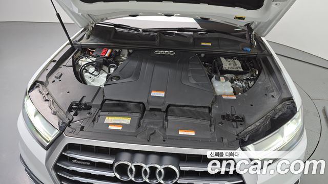 Audi Q7 2019 — photo 6