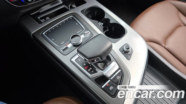 Audi Q7 2019 — photo 12