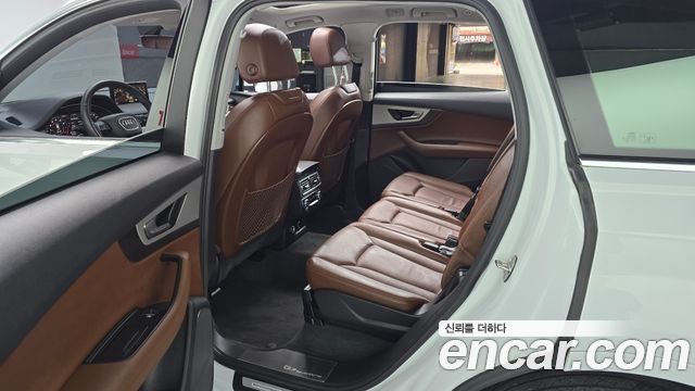 Audi Q7 2019 — photo 17