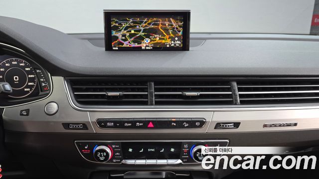 Audi Q7 2019 — photo 18