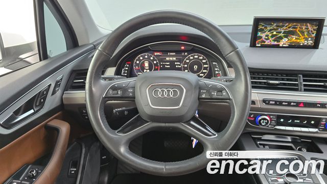 Audi Q7 2019 — photo 19