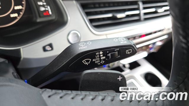 Audi Q7 2019 — photo 26