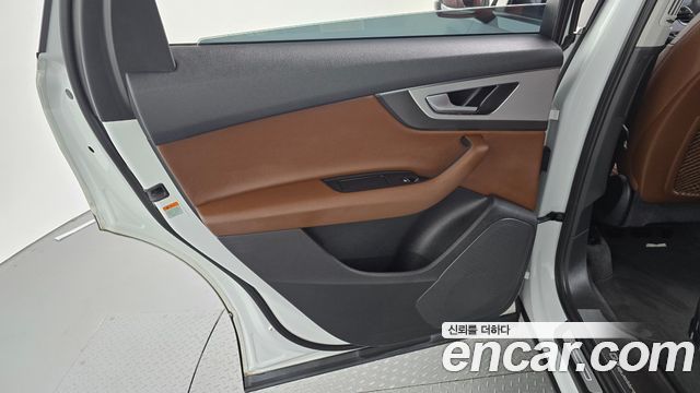 Audi Q7 2019 — photo 15