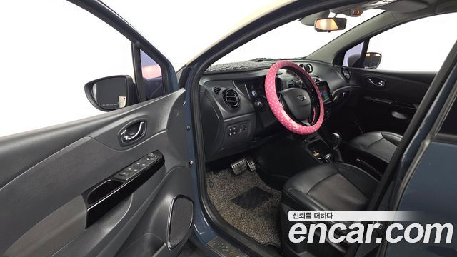 Renault Korea QM3 2017 — photo 13