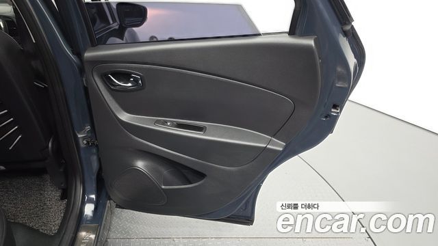 Renault Korea QM3 2017 — photo 15