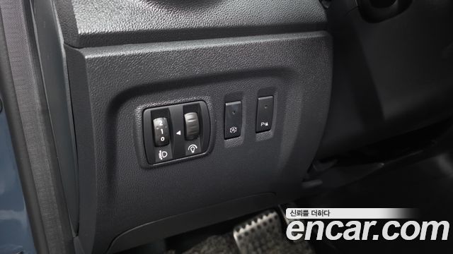 Renault Korea QM3 2017 — photo 29