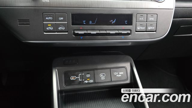 Hyundai Kona 2023 — photo 17