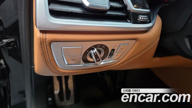BMW 7-Series 2020 — photo 27