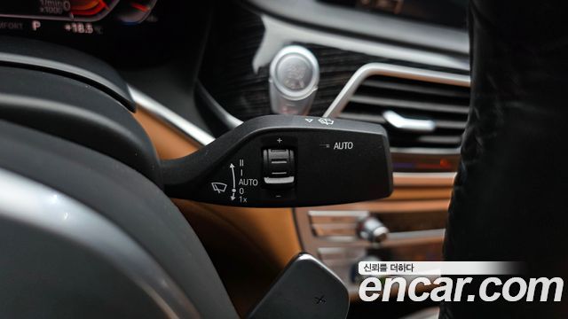 BMW 7-Series 2020 — photo 30