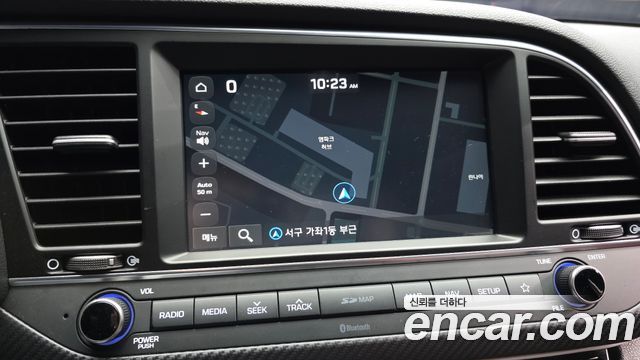 Hyundai AVANTE 2018 — photo 21