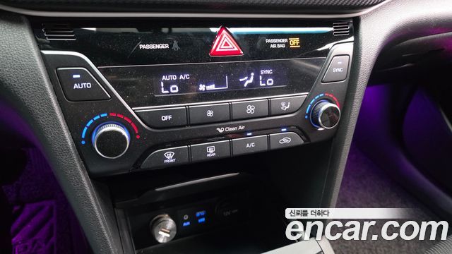 Hyundai AVANTE 2018 — photo 23